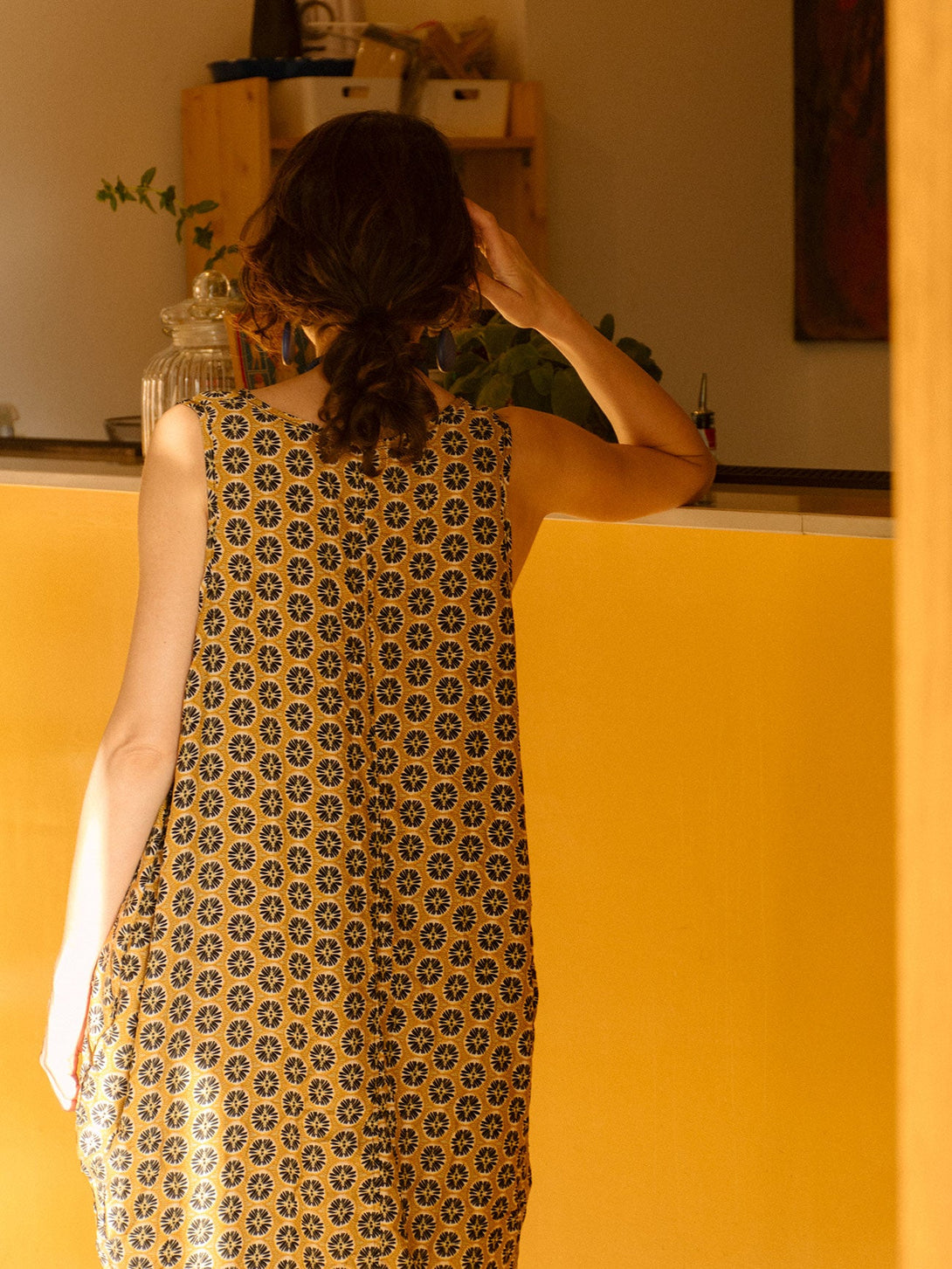 Vestito corto smanicato ovetto rayon Pia-senape-taglia unica-Bijondo