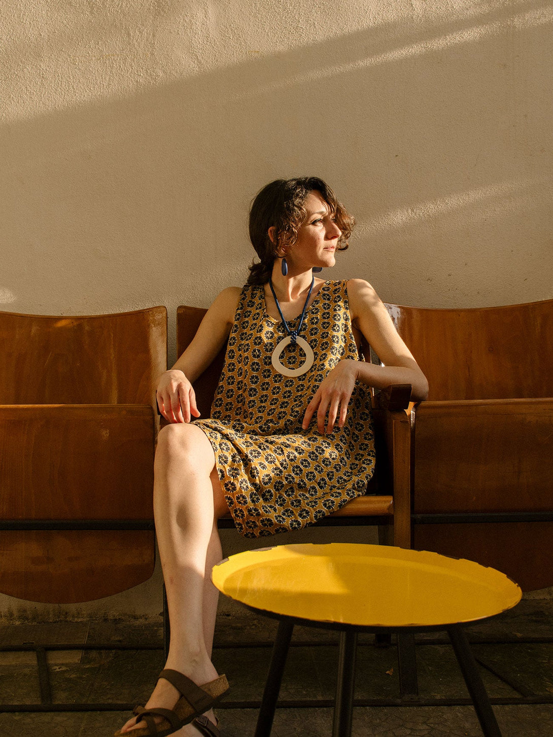 Vestito corto smanicato ovetto rayon Pia-senape-taglia unica-Bijondo