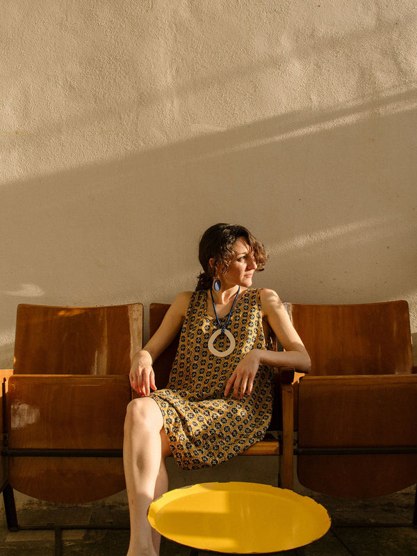 Vestito corto smanicato ovetto rayon Pia-senape-taglia unica-Bijondo