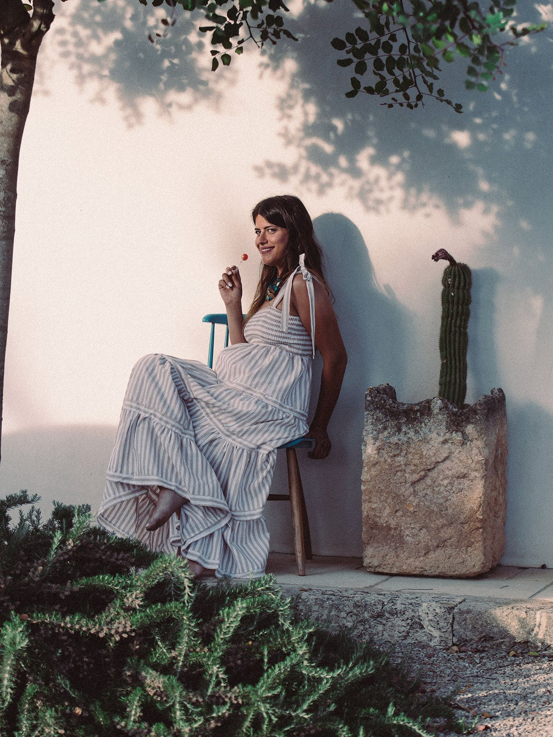 Vestito lungo a balze con fantasia a righe Kelly-rosso-Bijondo