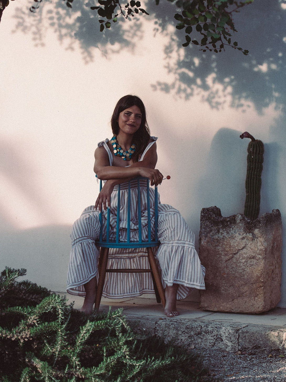 Vestito lungo a balze con fantasia a righe Kelly-rosso-Bijondo