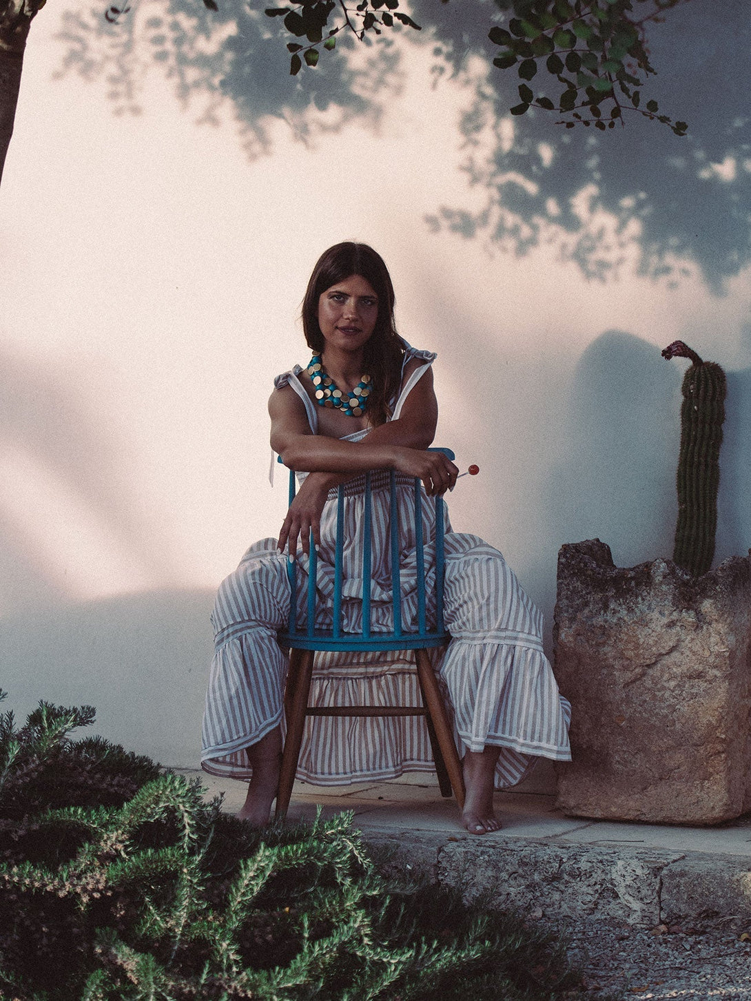 Vestito lungo a balze con fantasia a righe Kelly-rosso-Bijondo