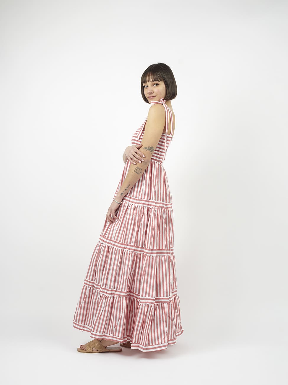 Vestito lungo a balze con fantasia a righe Kelly-rosso-Bijondo