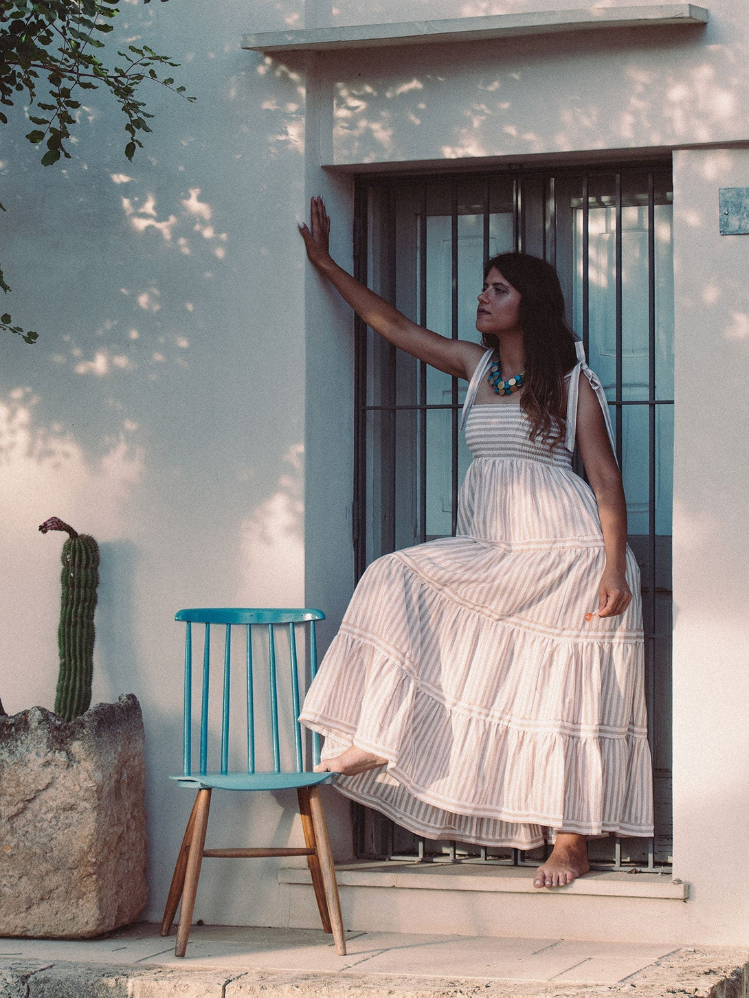 Vestito lungo a balze con fantasia a righe Kelly-rosso-Bijondo