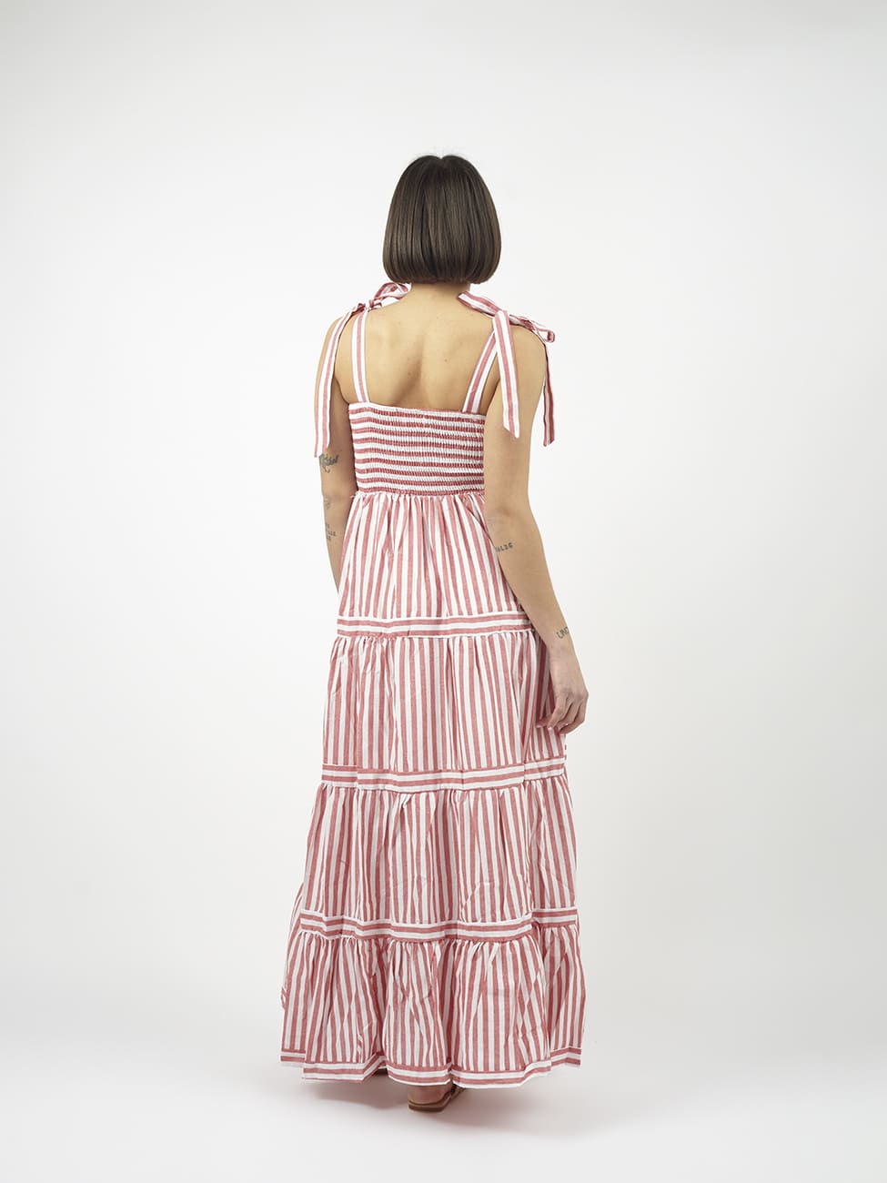 Vestito lungo a balze con fantasia a righe Kelly-rosso-Bijondo