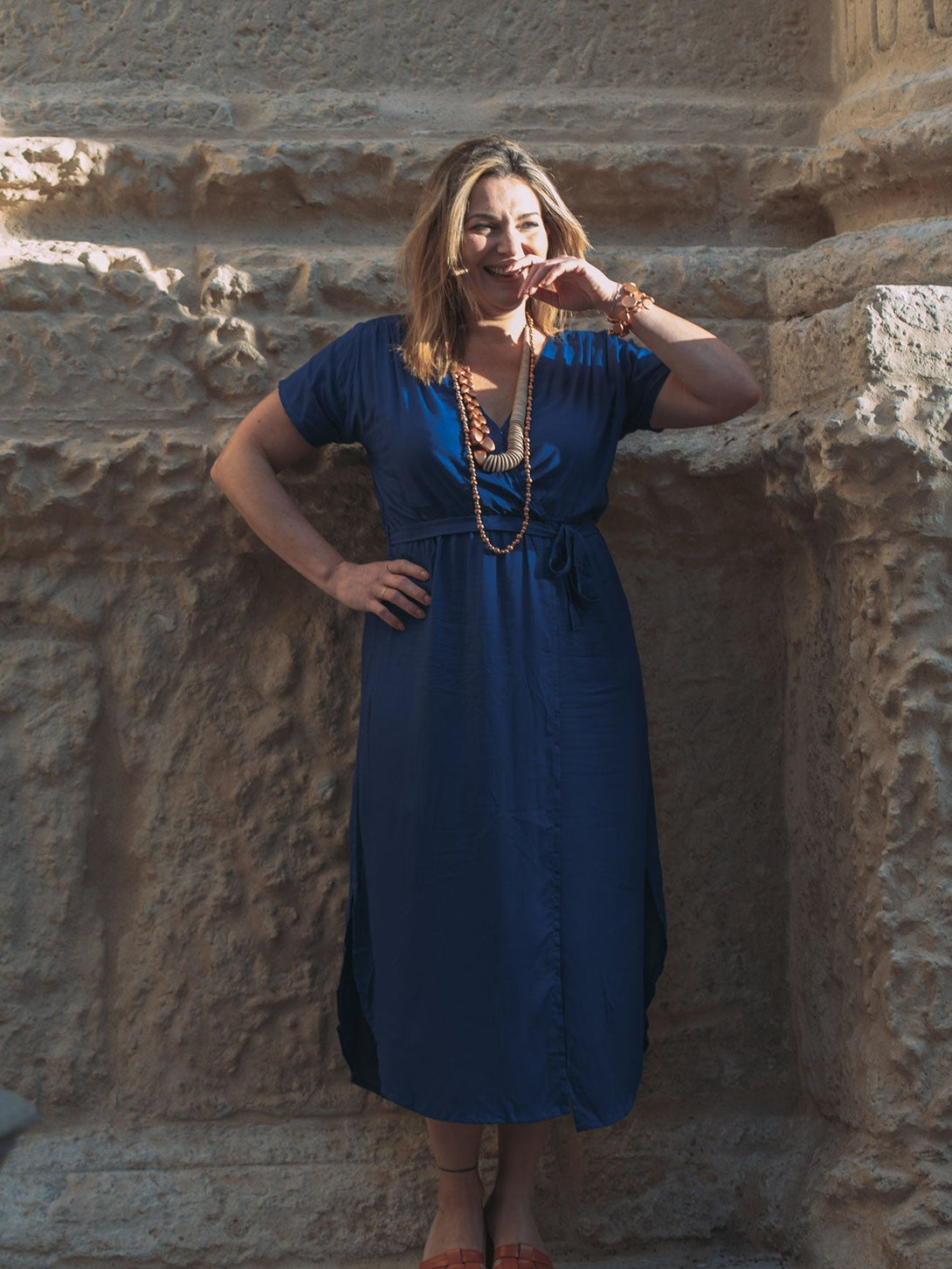 Vestito lungo ad incrocio con fusciacca Karlie - blu - Bijondo