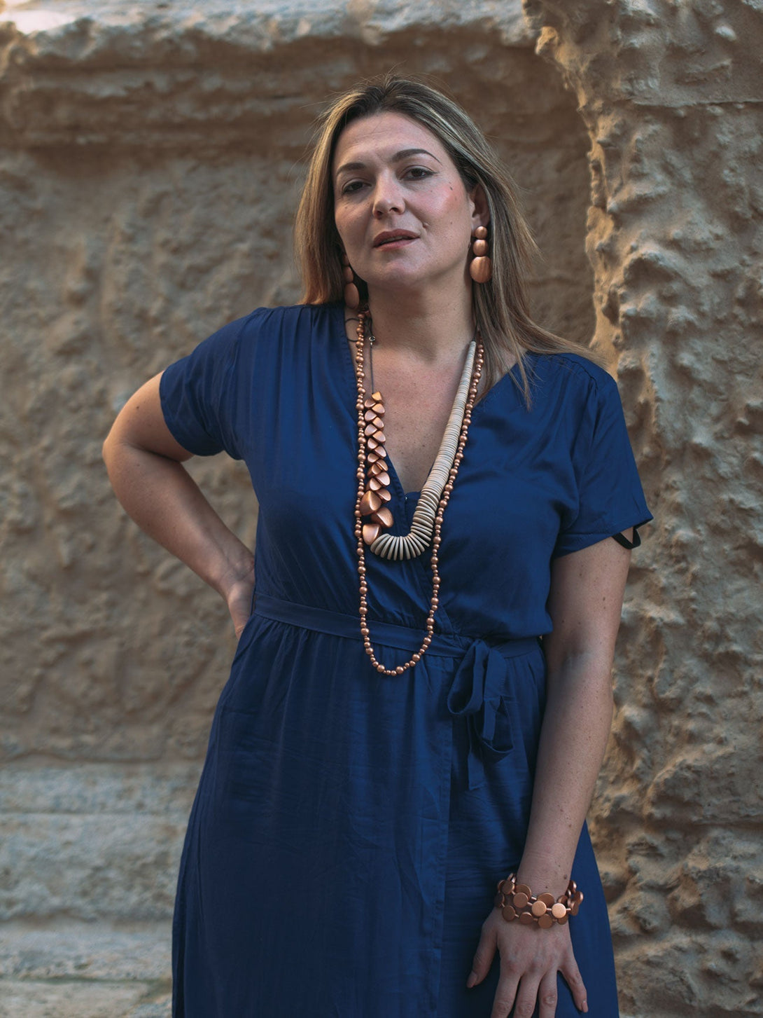 Vestito lungo ad incrocio con fusciacca Karlie - blu - Bijondo