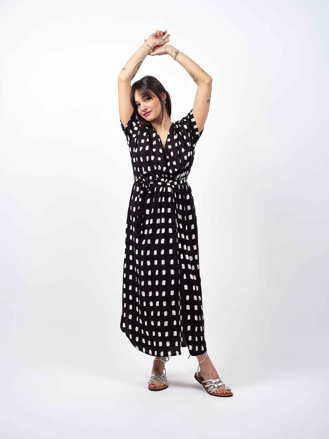 Vestito lungo ad incrocio con fusciacca Karlie-nero-Bijondo