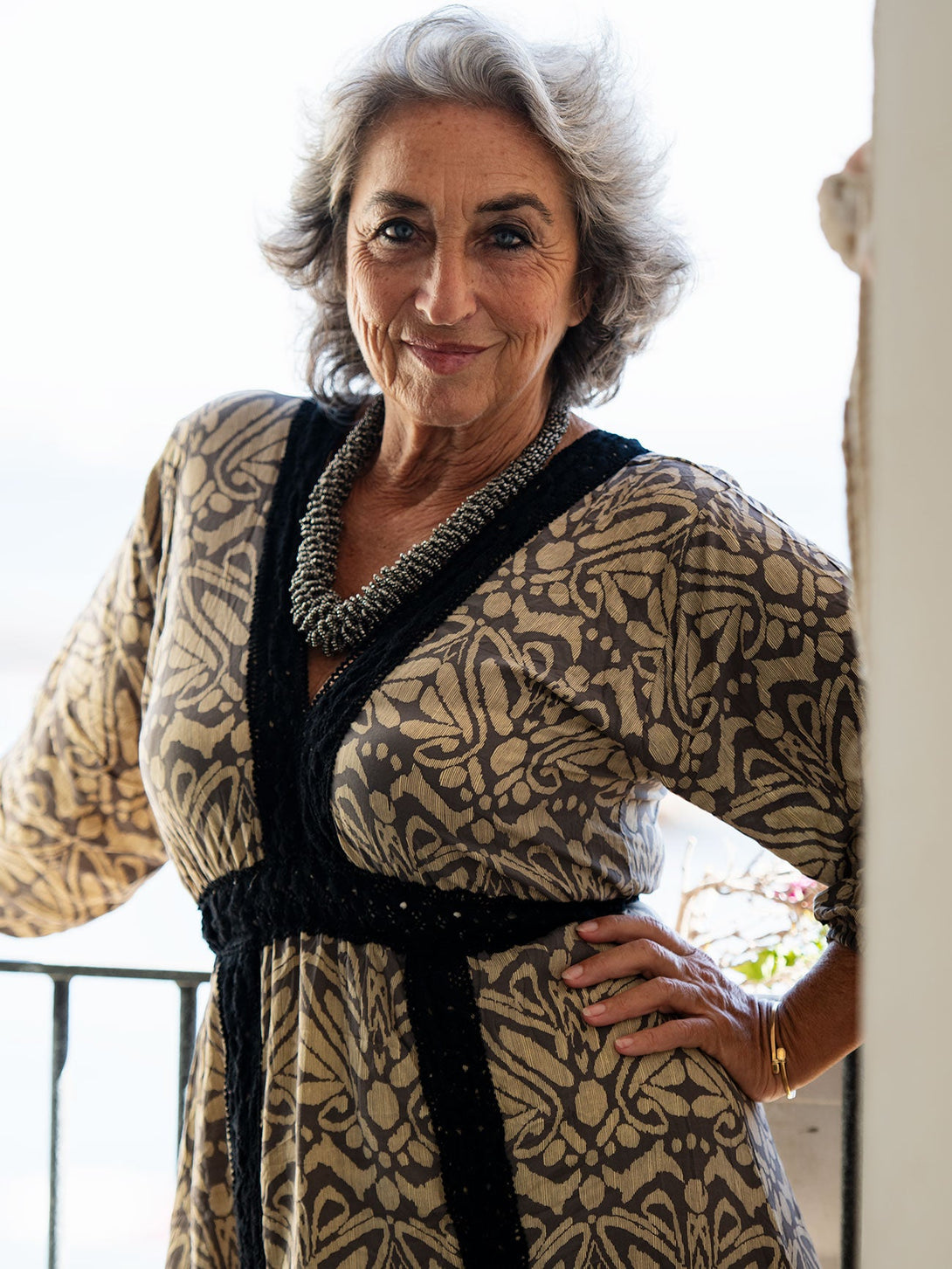 Vestito lungo boho dettaglio ricamo Stefania-grigio-taglia unica-Bijondo