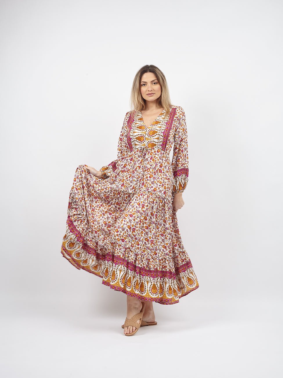 Vestito lungo con manica e balze Caroline - magenta - Bijondo