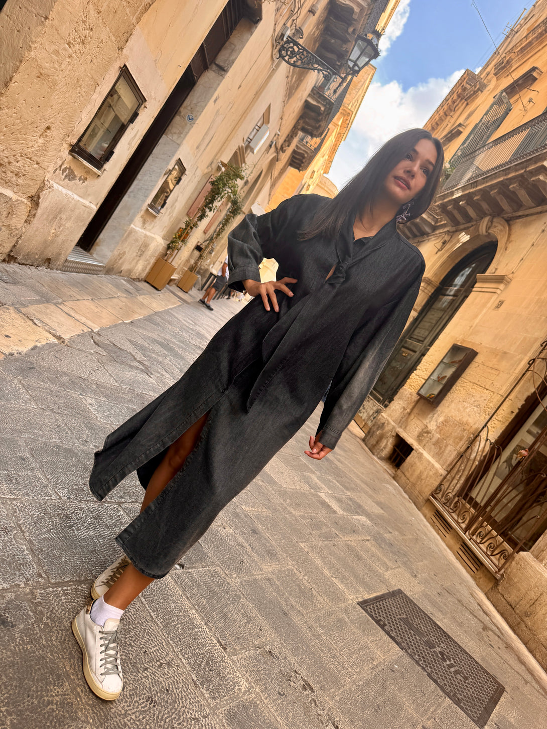 Vestito lungo denim con cravatta Liona-vestito-Bijondo-Bijondo