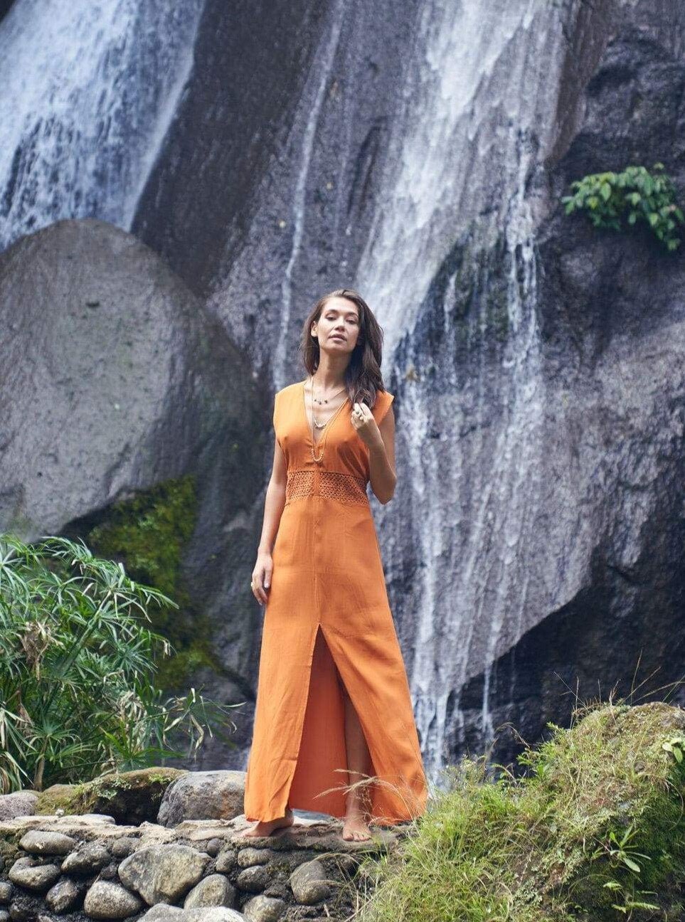 Vestito lungo elegante dettaglio ricamo Olena - celeste - Bijondo