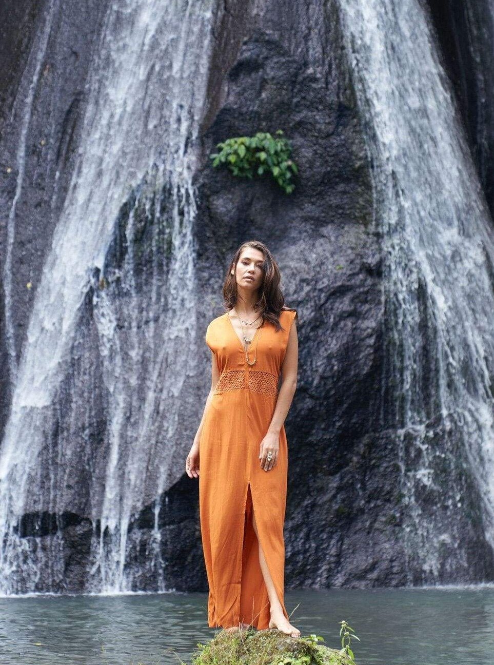 Vestito lungo elegante dettaglio ricamo Olena - arancione - Bijondo