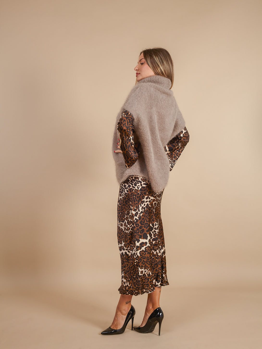 Vestito lungo elegante raso animalier Jodie-vestito lungo-Bijondo-Bijondo