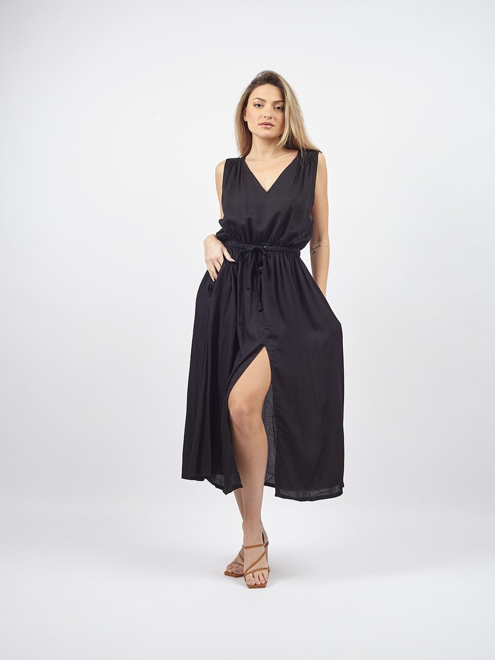 Vestito lungo smanicato stile impero Kirsten - nero - Bijondo