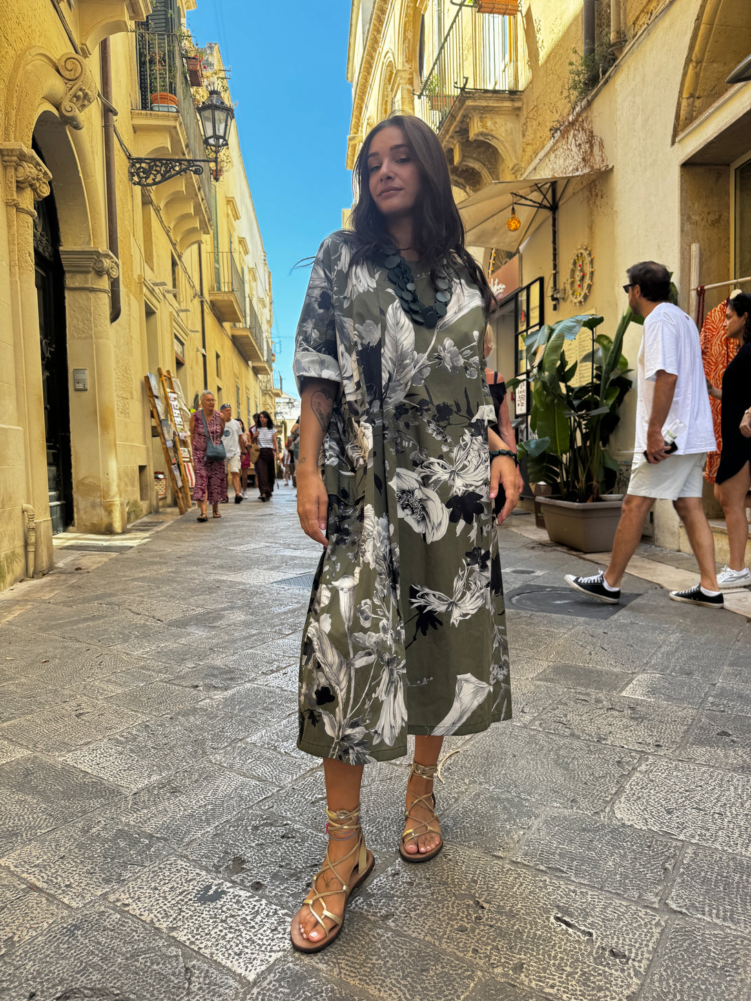 Vestito midi stampa floreale oversized Aine-vestito-Bijondo-Bijondo